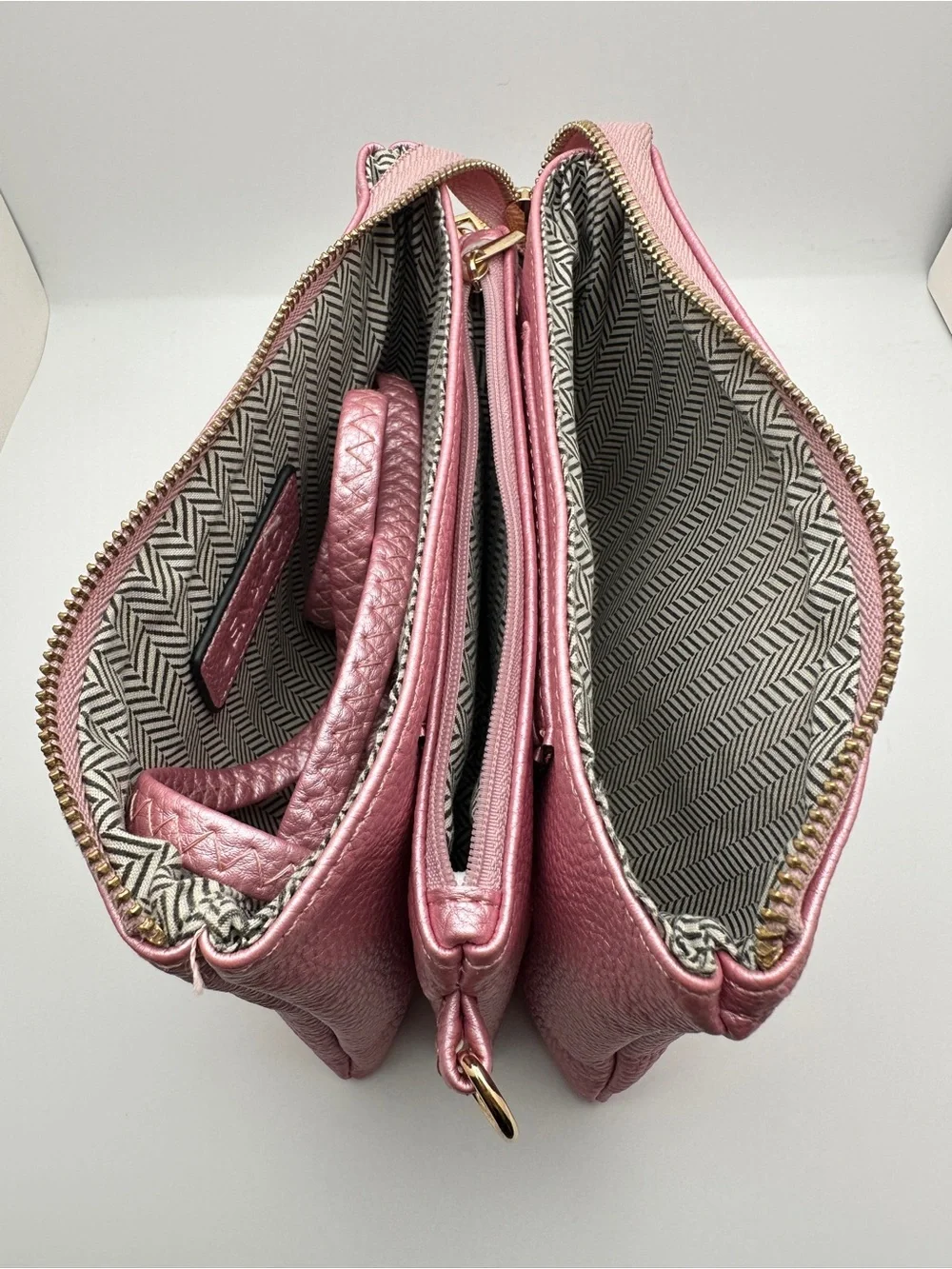 Jen & Co Riley Metallic pink vegan Leather Crossbody bag Wristlet Clutch